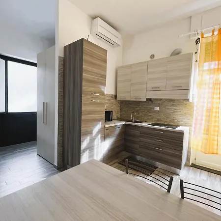 Monolocale Con Posto Auto Διαμέρισμα *