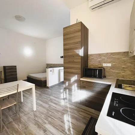 Monolocale Con Posto Auto Apartamento